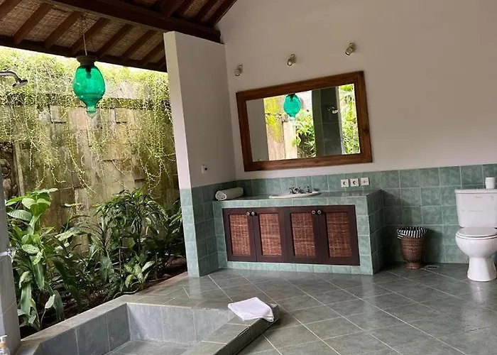 Orman Evi Sanggah Bali