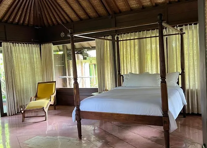 Sanggah Bali Orman Evi Seminyak